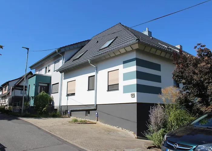 Moderne Ferienwohnung Mit Balkon